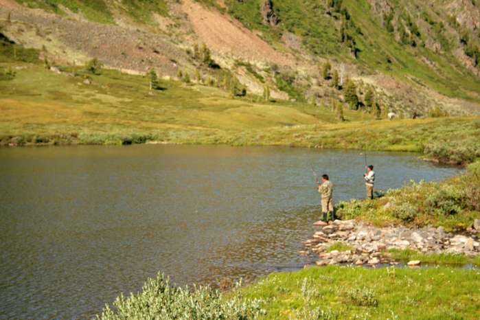 Рыбалка на горных озёрах.