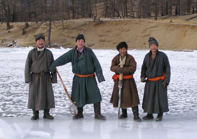 Артель монголов-рыбаков.