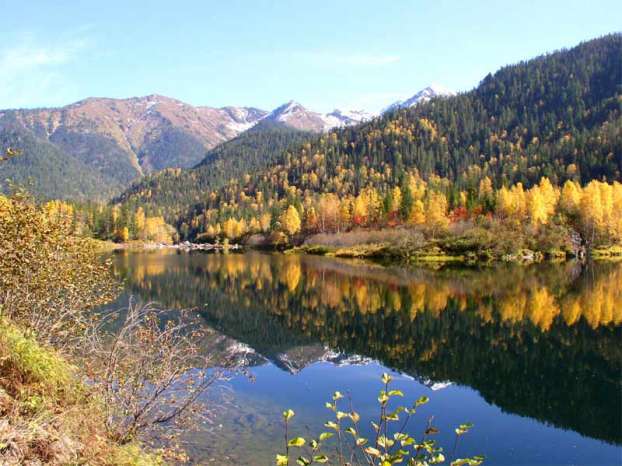 Соболинное озеро - осень